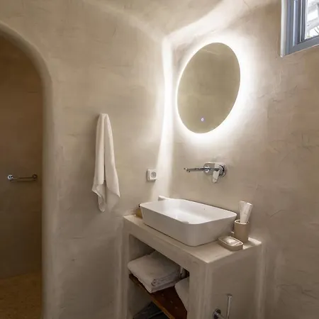 Andreas Hospitality Fira (Santorini)