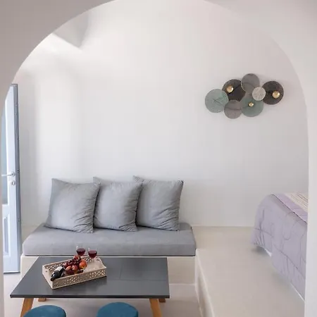 Andreas Hospitality Apartment Fira (Santorini)