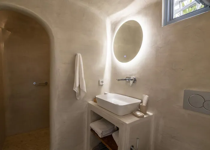 Andreas Hospitality Тира