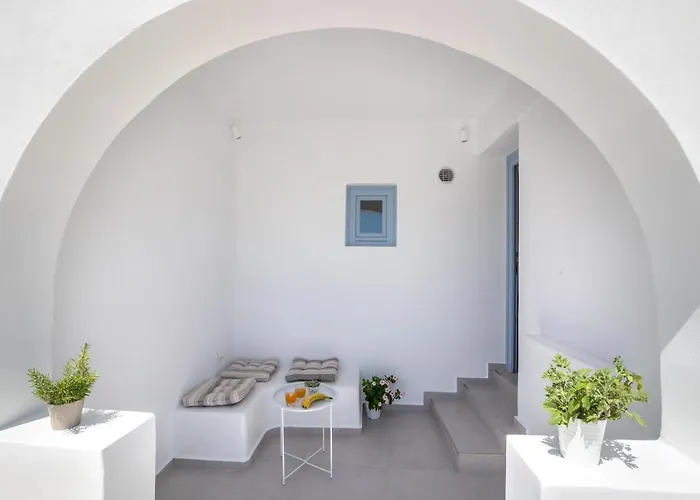 Апартаменты Andreas Hospitality Тира