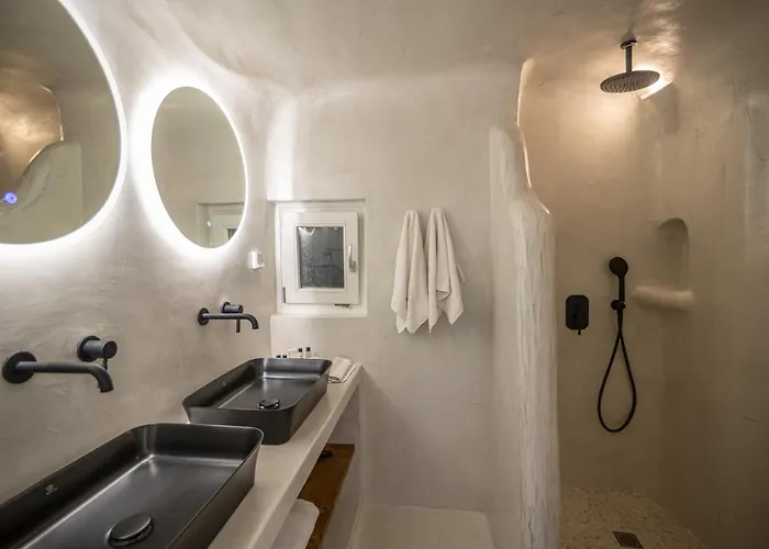 Апартаменты Andreas Hospitality Тира