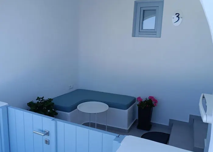 Апартаменты Andreas Hospitality Тира